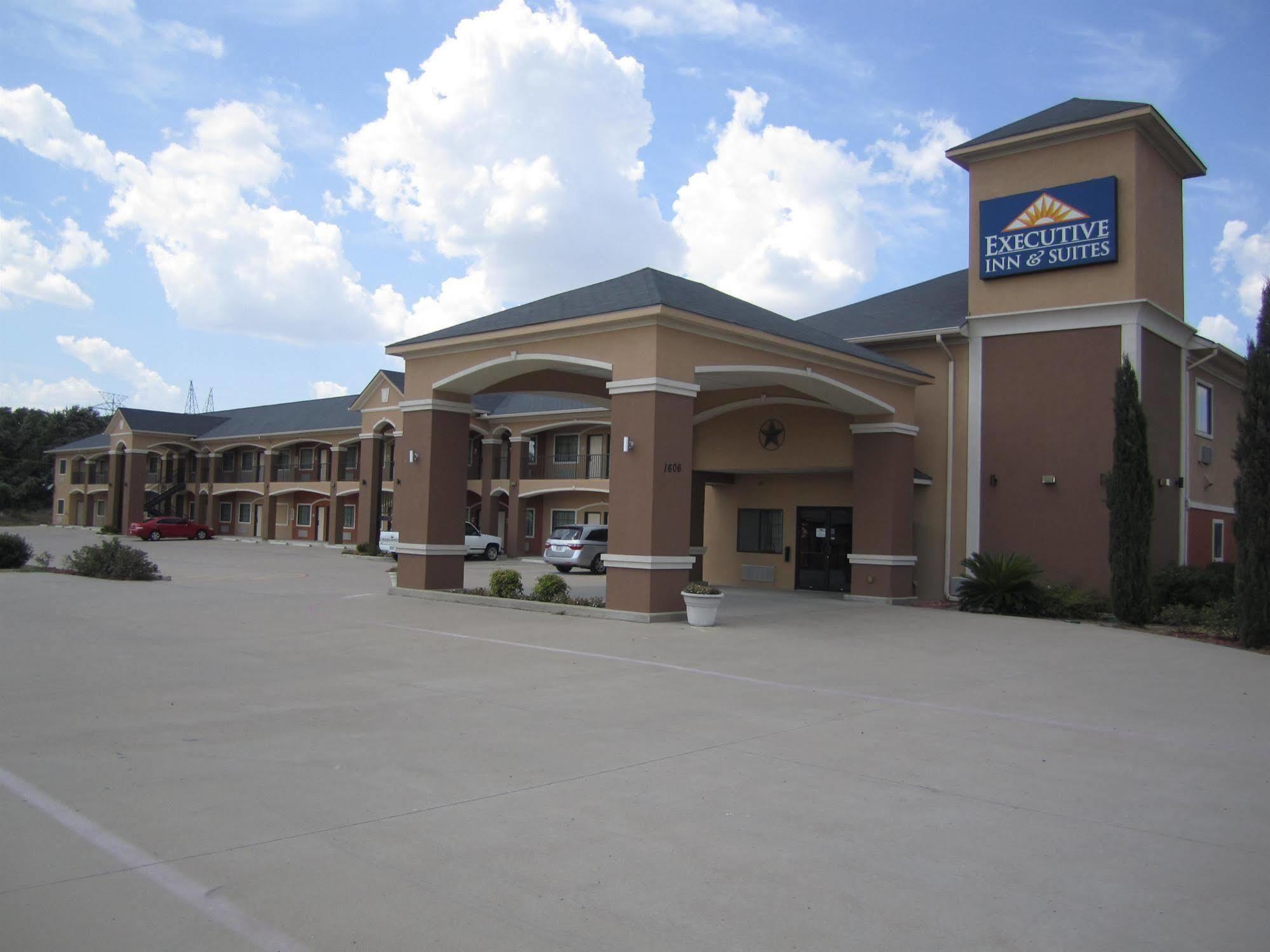Executive Inn & Suites - Jewett ภายนอก รูปภาพ