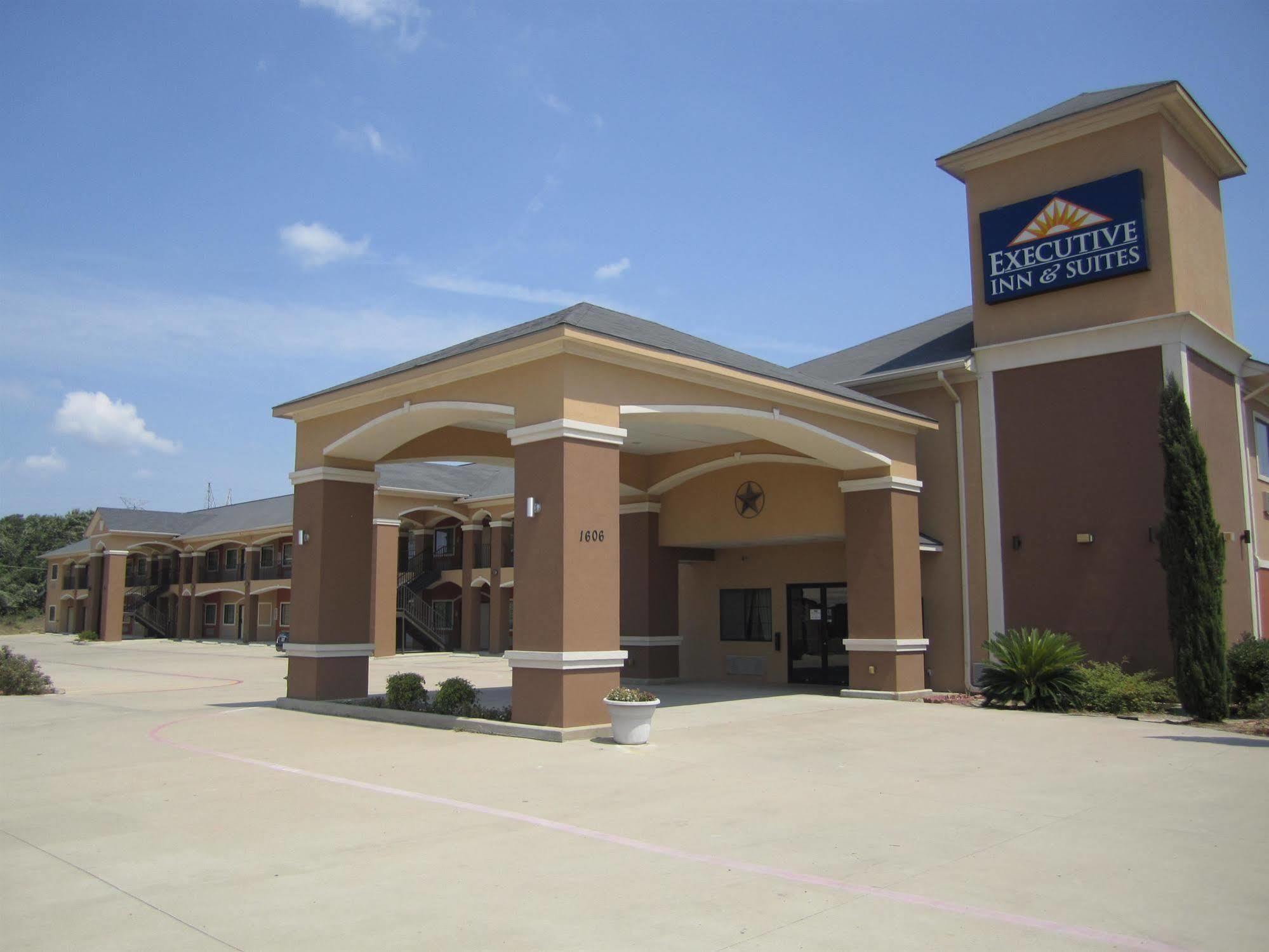 Executive Inn & Suites - Jewett ภายนอก รูปภาพ