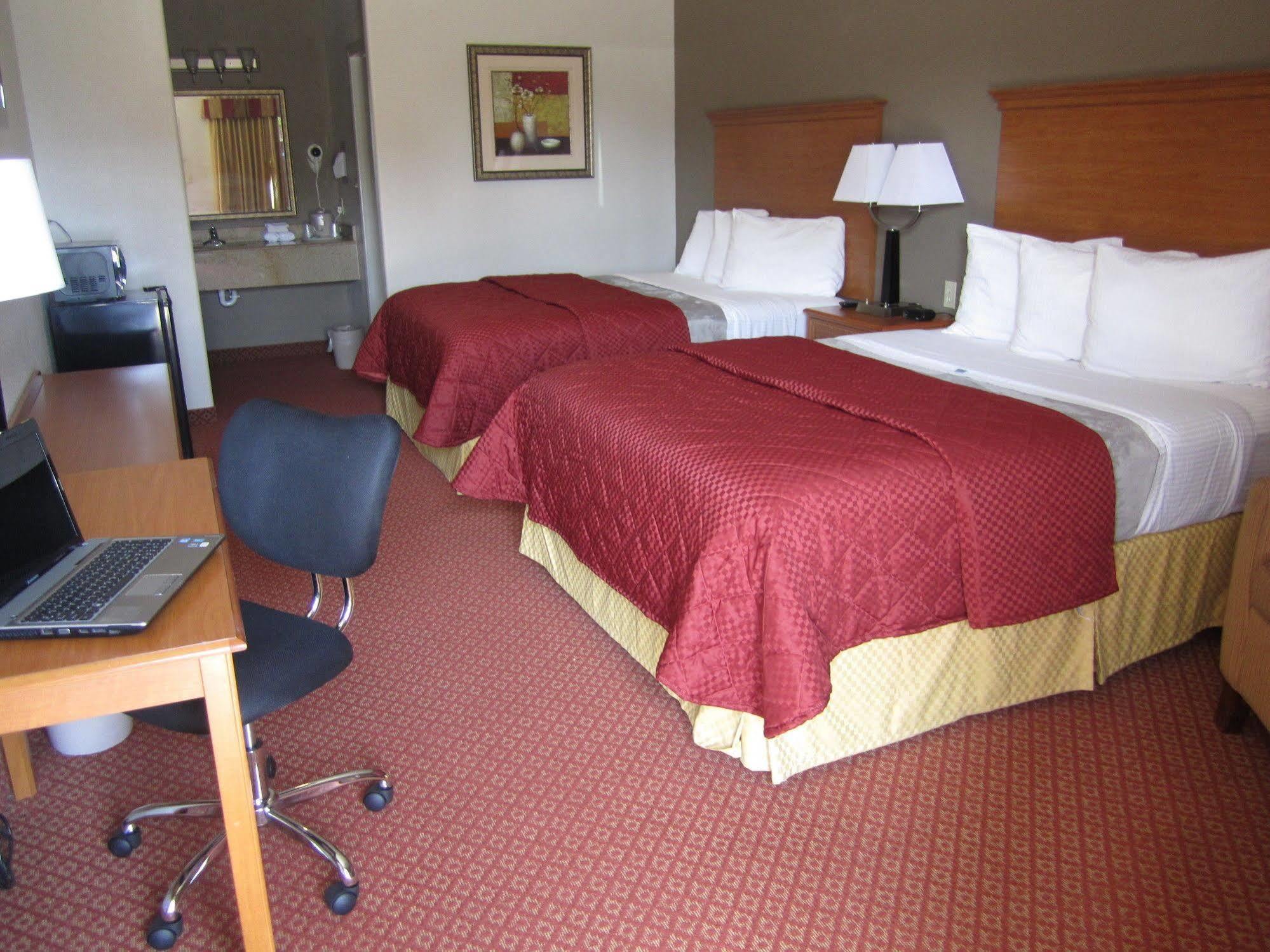 Executive Inn & Suites - Jewett ภายนอก รูปภาพ