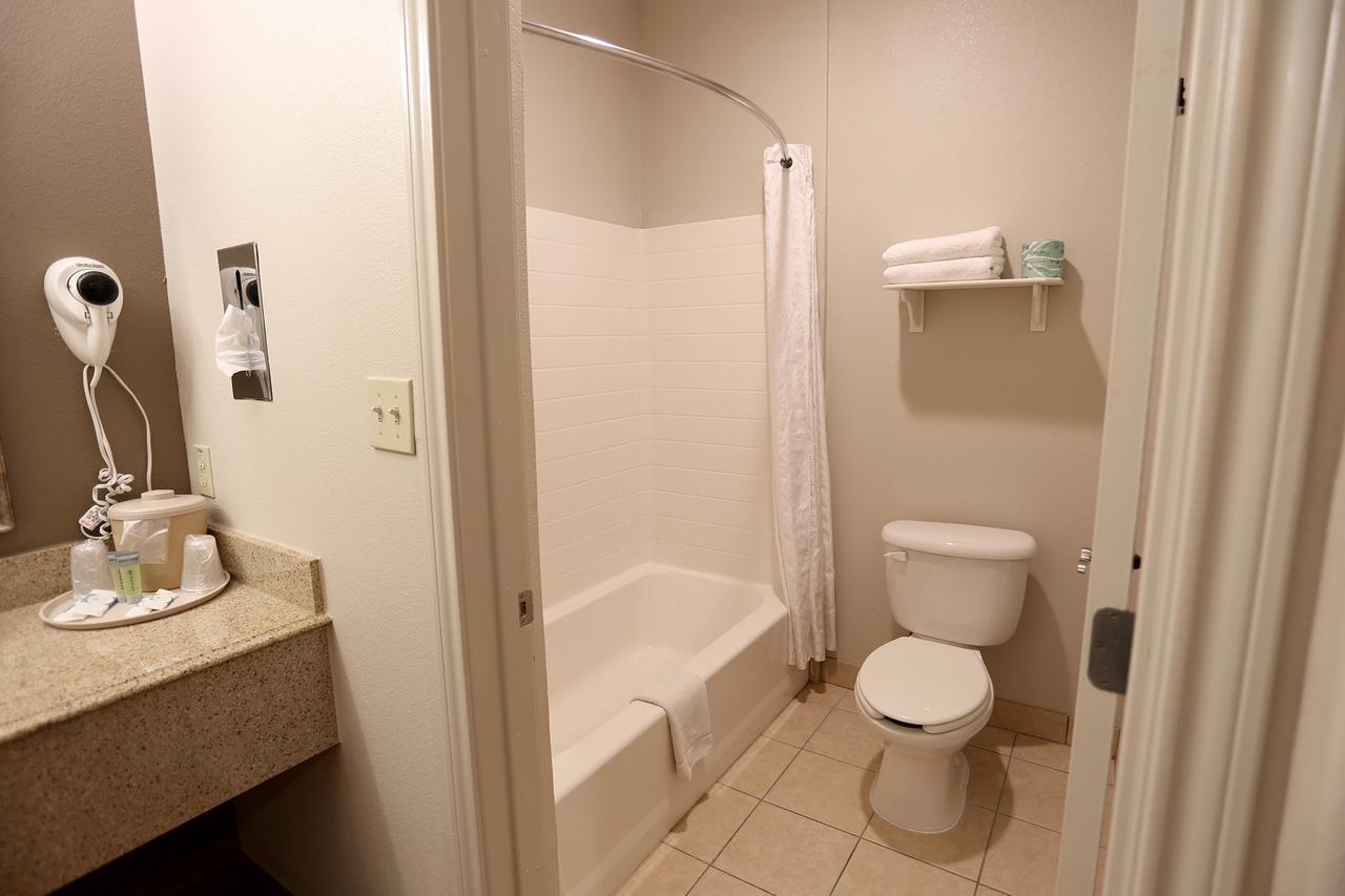 Executive Inn & Suites - Jewett ภายนอก รูปภาพ