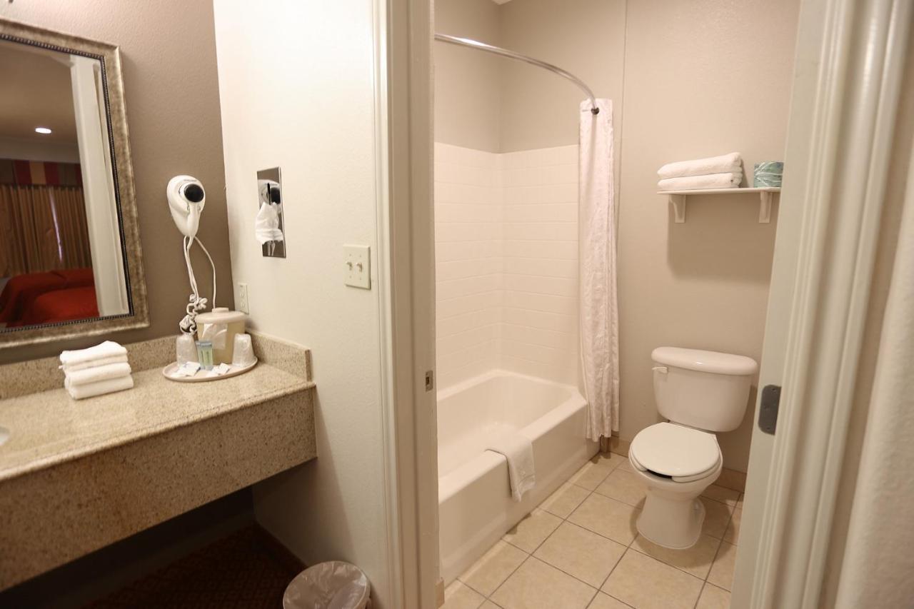 Executive Inn & Suites - Jewett ภายนอก รูปภาพ
