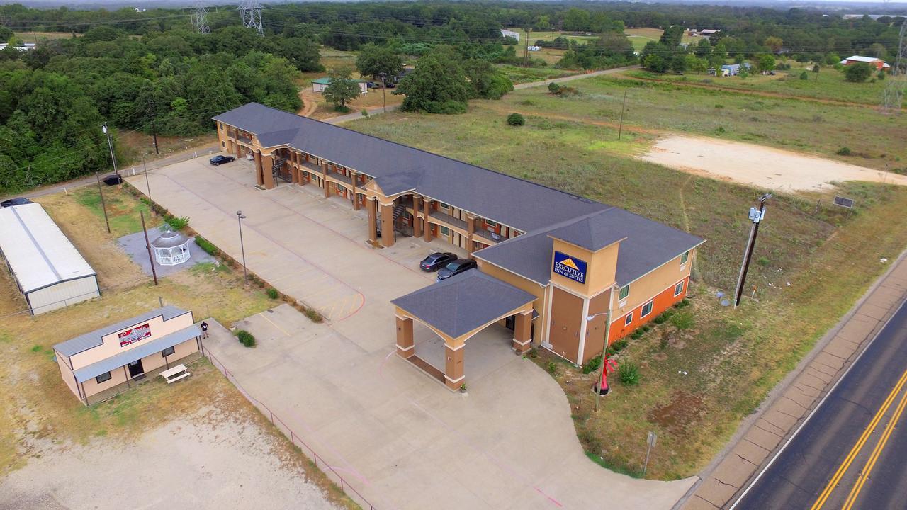 Executive Inn & Suites - Jewett ภายนอก รูปภาพ